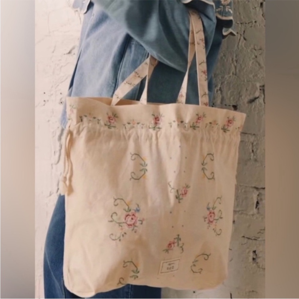 Sea for Sezane Floral Embroidered Drawstring Bag - Cream and Green bag - Picture 3 of 5